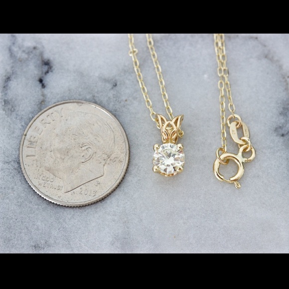 0.45 Carat Diamond Pendant Necklace, Yellow Gold - Picture 5 of 12